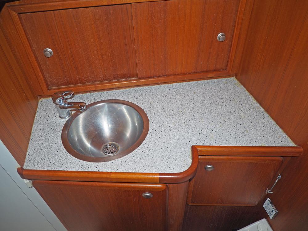 Fore ship, Accommodation